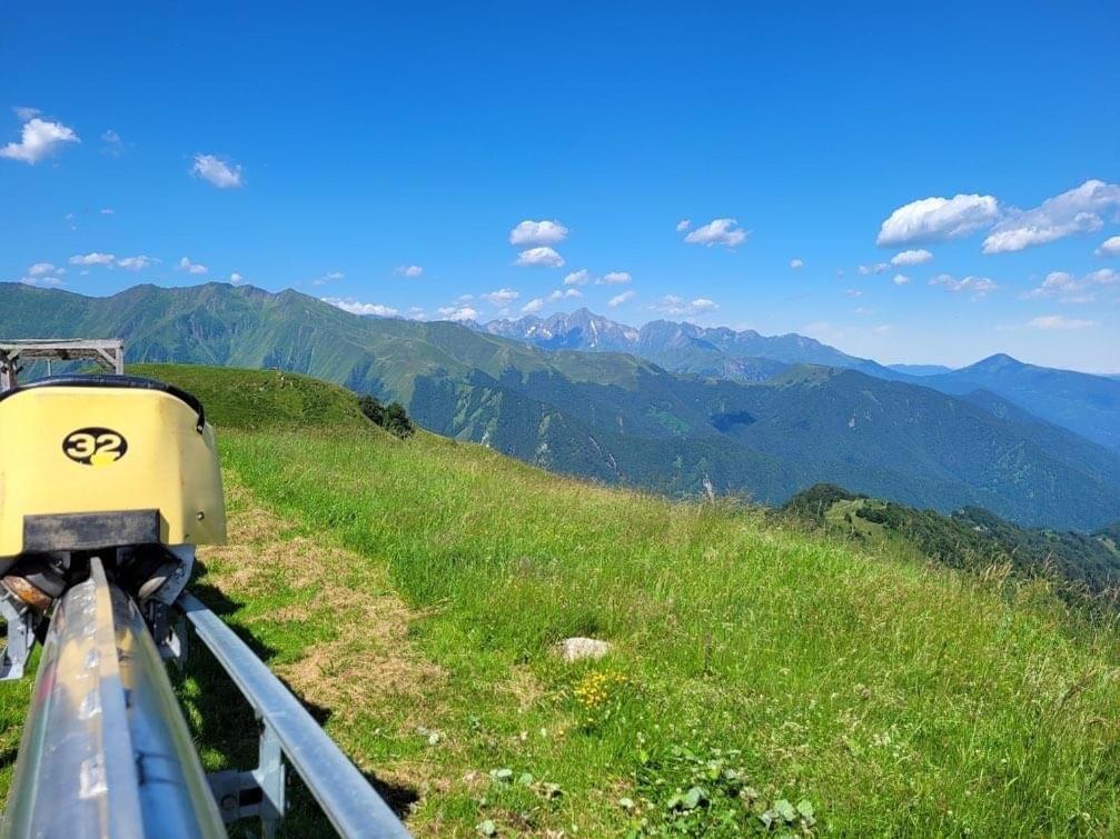 Le Fleuri Ensoleille De Guzet Lägenhet Ustou Exteriör bild